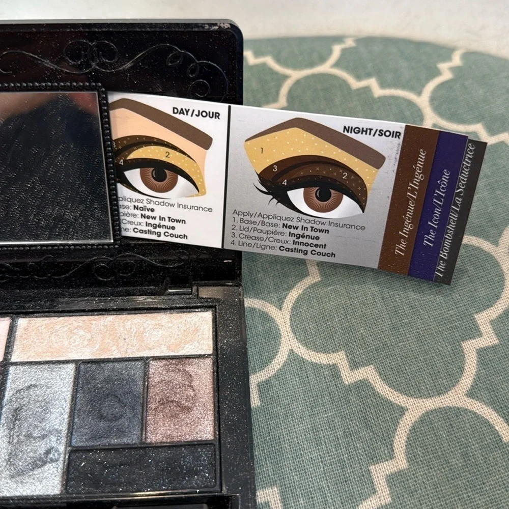 Too Faced The Return of SEXY eyeshadow palette